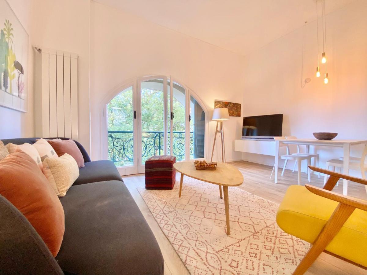 Casaviva-Stylish Trilo With Ac-Shared Pool-Parking Apartment เจนัว ภายนอก รูปภาพ